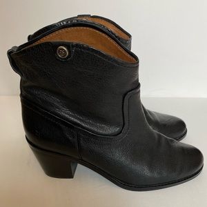 Frye jolene pull on short black leather bootie